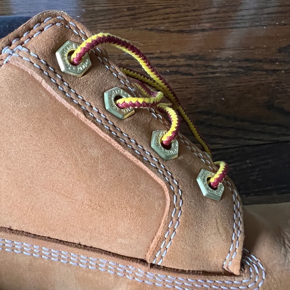 ⭐️NEW OUT OF BOX⭐️ Ladies TIMBERLAND Hiking Waterproof Boots ~ Size 7 - Picture 7 of 11